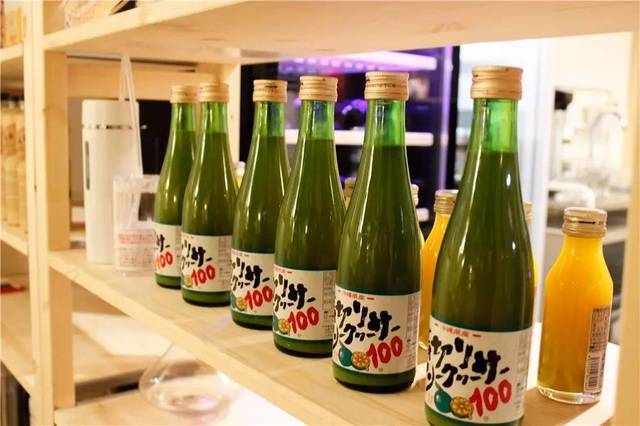 两个人一双手 产品主图