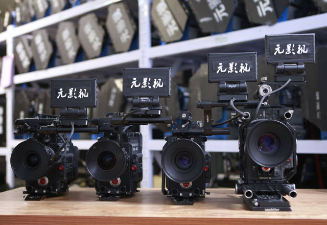 伦敦一家人 相关产品