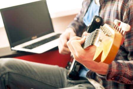 使徒保罗 相关产品